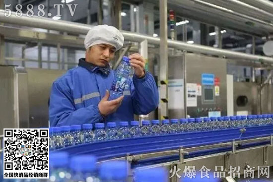 進(jìn)入21世紀(jì),達(dá)能豪砸197億元入主樂(lè)百氏,試圖擴(kuò)大在大中華市場(chǎng)的影響力。 進(jìn)入21世紀(jì),達(dá)能豪砸197億元入主樂(lè)百氏,試圖擴(kuò)大在大中華市場(chǎng)的影響力。