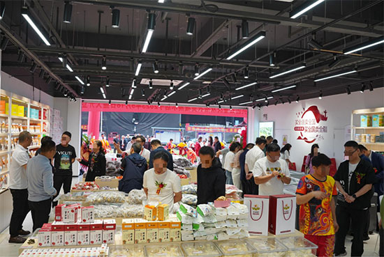 兵團(tuán)紅重慶雙福展示店 盛大開(kāi)業(yè) 兵團(tuán)紅重慶雙福展示店 盛大開(kāi)業(yè)