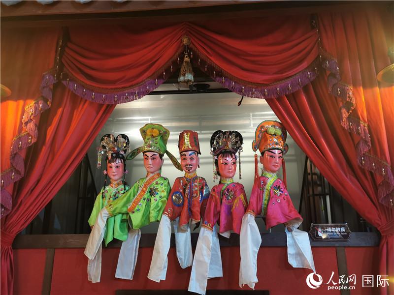 3D公仔戲臺。人民網記者 符園園攝