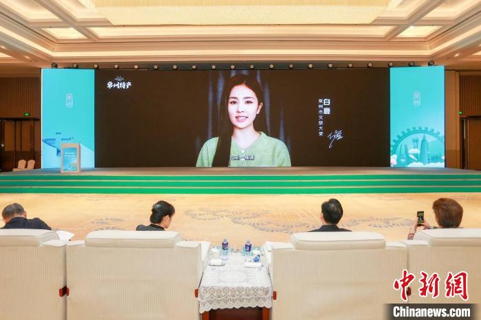 常州籍演員白鹿擔(dān)綱常州文旅大使，為家鄉(xiāng)傾情打CALL。　唐娟 攝