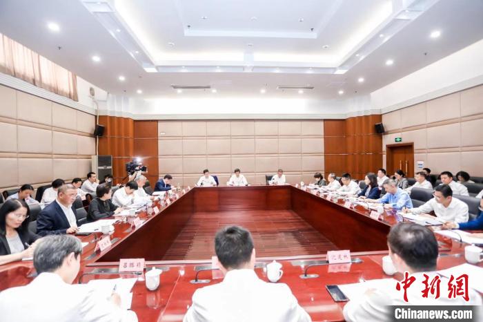 浙江召開統(tǒng)一戰(zhàn)線“凝心鑄魂強(qiáng)根基、團(tuán)結(jié)奮進(jìn)新征程”主題教育動員會