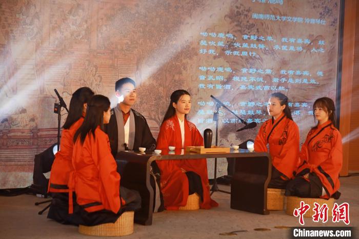 2023年閩南詩歌節(jié)開幕式暨詩歌朗誦會現(xiàn)場?！￠}南師范大學供圖