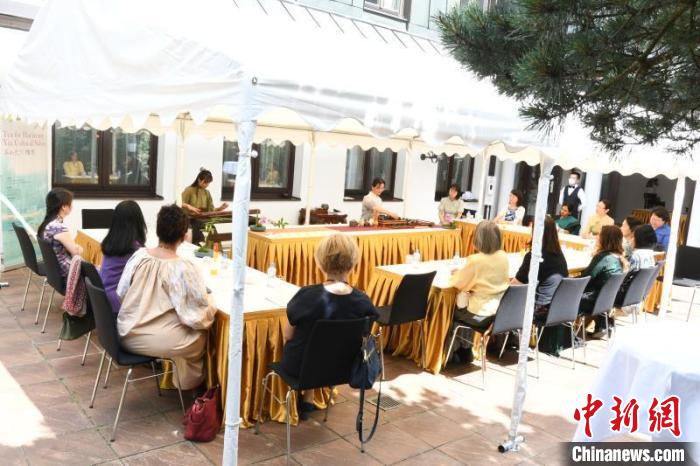 圖為活動現(xiàn)場?！“亓种袊幕行墓﹫D。