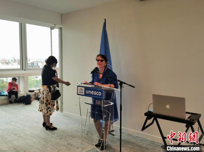 聯(lián)合國教科文組織協(xié)會委員會主席瑪麗塔·邦澤弗(Marietta Bantchev)致辭?！【笜?攝