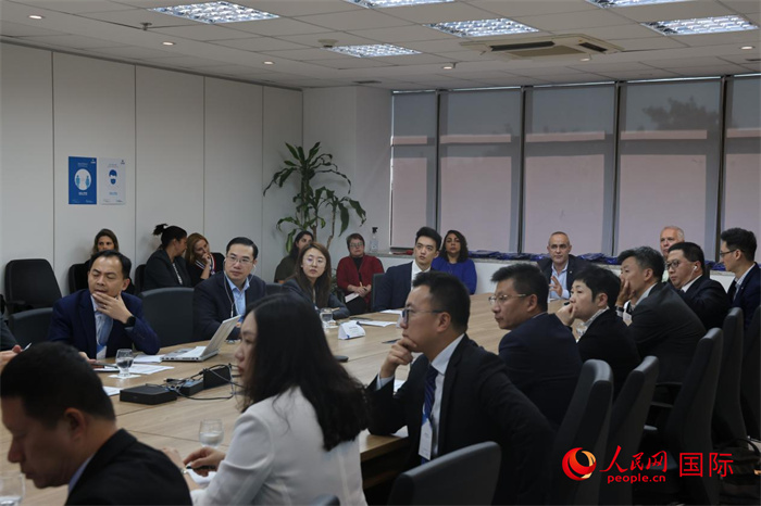 與會代表參與座談交流。人民網(wǎng)記者 時(shí)元皓攝