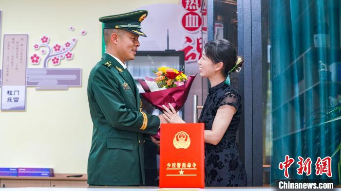 軍功章有你的一半?！堦愑?攝