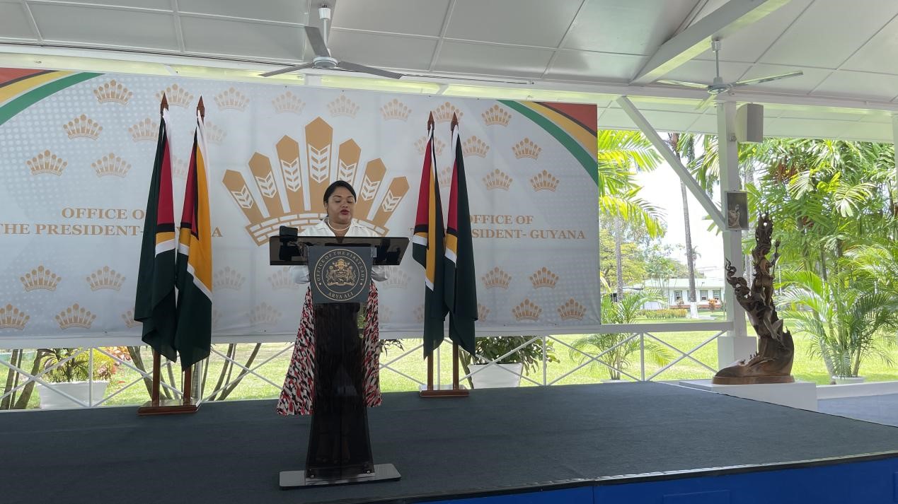 圭亞那第一夫人阿爾雅·阿里發(fā)表致辭。第18期援圭亞那醫(yī)療隊供圖