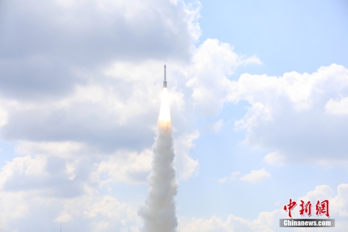 北京時(shí)間 2023年9月10日12時(shí)30分，中國在太原衛(wèi)星發(fā)射中心使用長征六號改運(yùn)載火箭，成功將遙感四十號衛(wèi)星發(fā)射升空，衛(wèi)星順利進(jìn)入預(yù)定軌道，發(fā)射任務(wù)獲得圓滿成功。該衛(wèi)星主要用于開展電磁環(huán)境探測及相關(guān)技術(shù)試驗(yàn)。此次任務(wù)是長征系列運(yùn)載火箭第487次飛行。王曉虎 攝