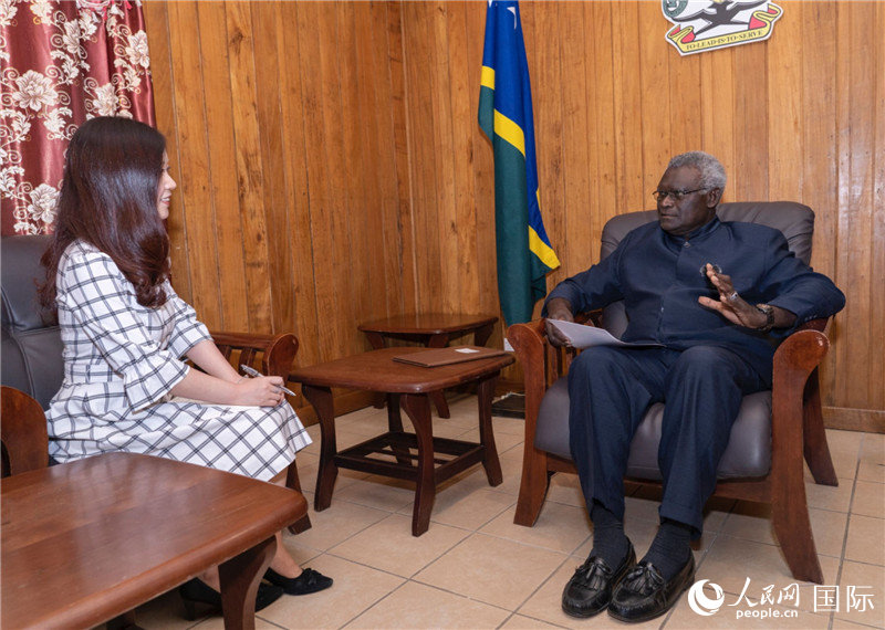 2023年9月14日，所羅門群島總理梅納西·索加瓦雷在首都霍尼亞拉接受人民網(wǎng)記者專訪。人民網(wǎng) 賀吉攝