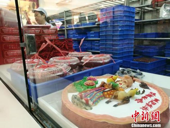 資料圖：等待銷售的重陽糕?！＄娚?攝