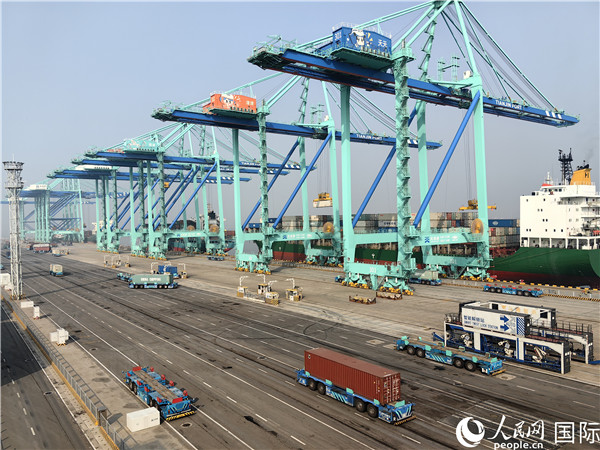 天津港北疆港區(qū)C段智能化集裝箱碼頭。人民網記者 符園園攝