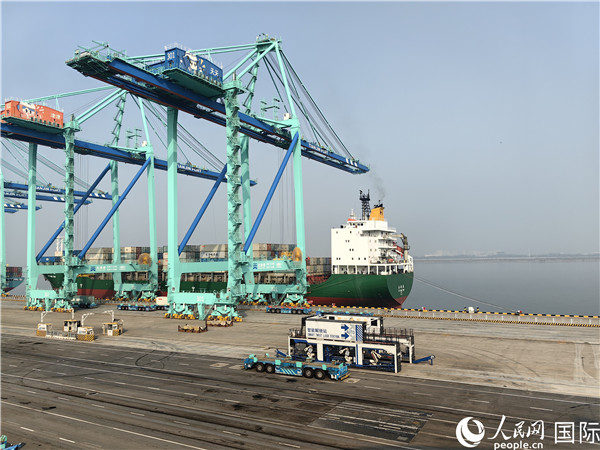 天津港北疆港區(qū)C段智能化集裝箱碼頭。人民網記者 符園園攝