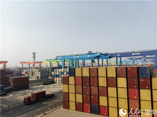 天津港北疆港區(qū)C段智能化集裝箱碼頭。人民網記者 符園園攝