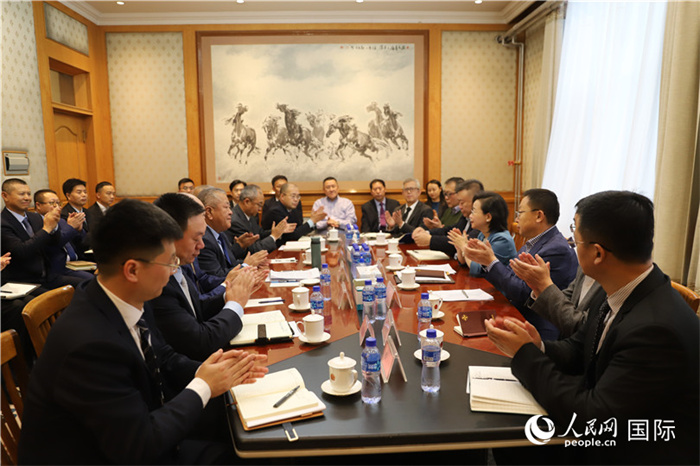 3.2023年10月30日，中國駐蒙使館座談會現(xiàn)場。人民網(wǎng)記者 霍文攝