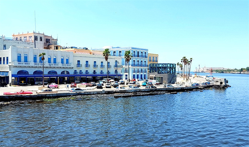 連接哈瓦那新老城區(qū)的海濱大道。于世文攝