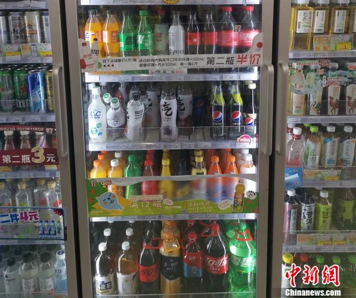 某便利店，最便宜的瓶裝飲料也在4元以上。<a target='_blank' href='/' ><p  align=