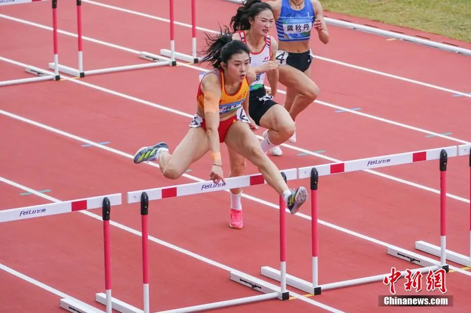 圖為吳艷妮在10日的比賽中。陳冠言 攝