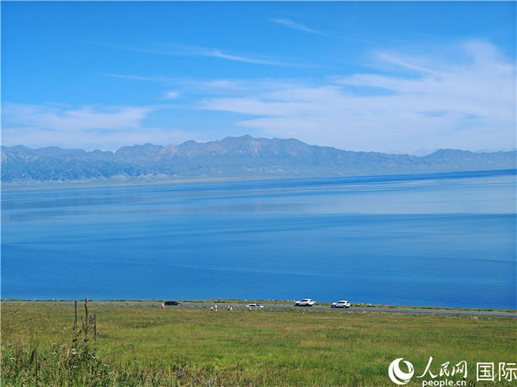 新疆賽里木湖景區(qū)風(fēng)光。人民網(wǎng)記者 劉潔妍攝