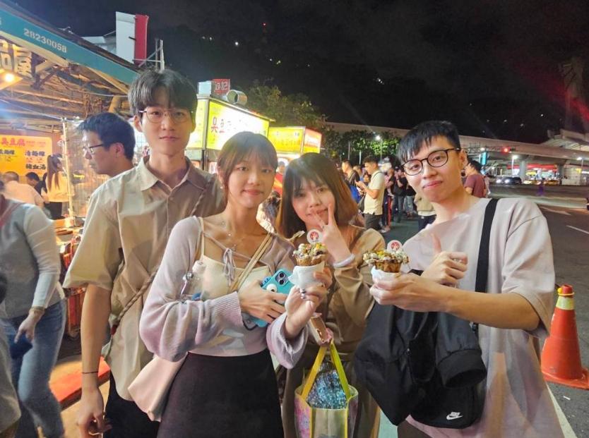 梅花糕受到臺灣年輕人的喜愛。圖片來源：臺灣“中時(shí)新聞網(wǎng)”游定剛攝