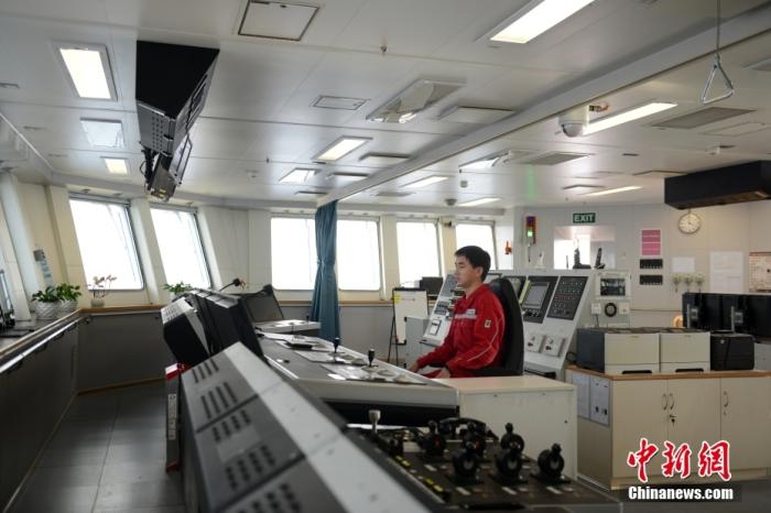 海上鉆井平臺中控室。<a target='_blank' href='/' _fcksavedurl='/' ><p  align=