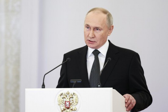 2023年12月8日，俄羅斯總統(tǒng)普京在莫斯科克里姆林宮出席“祖國英雄日”慶祝儀式。新華社/塔斯社