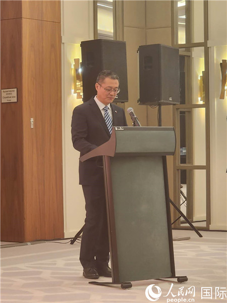 中國駐哈大使館公使銜參贊蘇予致辭。人民網(wǎng)記者 李強攝