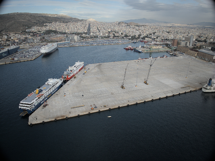 赫拉克萊烏斯?jié)L裝碼頭全景。比雷埃夫斯港港務局供圖
