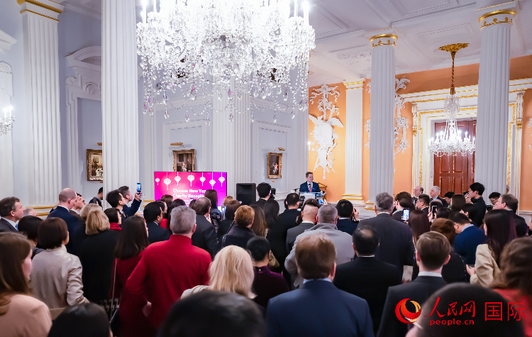 圖為2024 年倫敦金融城中國新年慈善酒會(huì)現(xiàn)場(chǎng)。人民網(wǎng) 郭錦標(biāo)攝