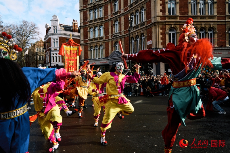 倫敦新春慶典現(xiàn)場。人民網(wǎng) 郭錦標(biāo)、楊浩鵬攝