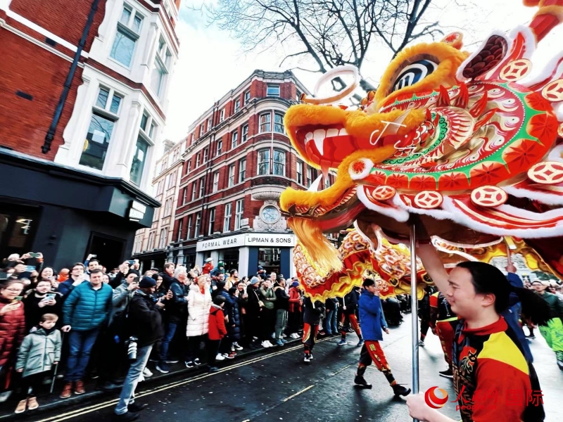 倫敦新春慶典現(xiàn)場。人民網(wǎng) 郭錦標(biāo)、楊浩鵬攝