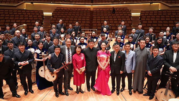 “”天地永樂·中國節(jié)“”音樂會演出人員合影。中國駐德國大使館供圖