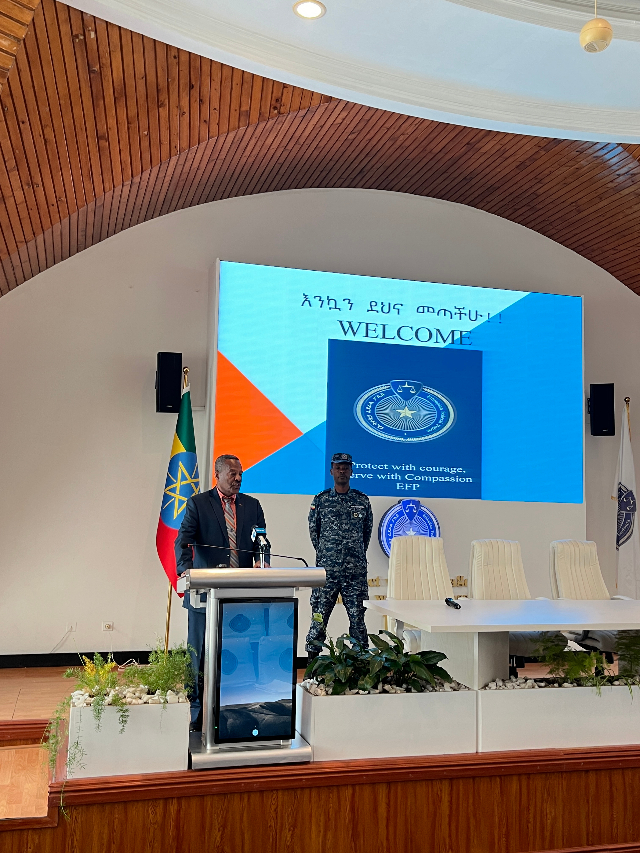 圖為埃塞警察大學(xué)校長(zhǎng)梅斯芬·阿貝貝致辭。亞的斯亞貝巴大學(xué)孔子學(xué)院供圖