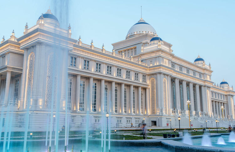 第1視點(diǎn)丨這兩座大樓，見(jiàn)證著中塔友誼