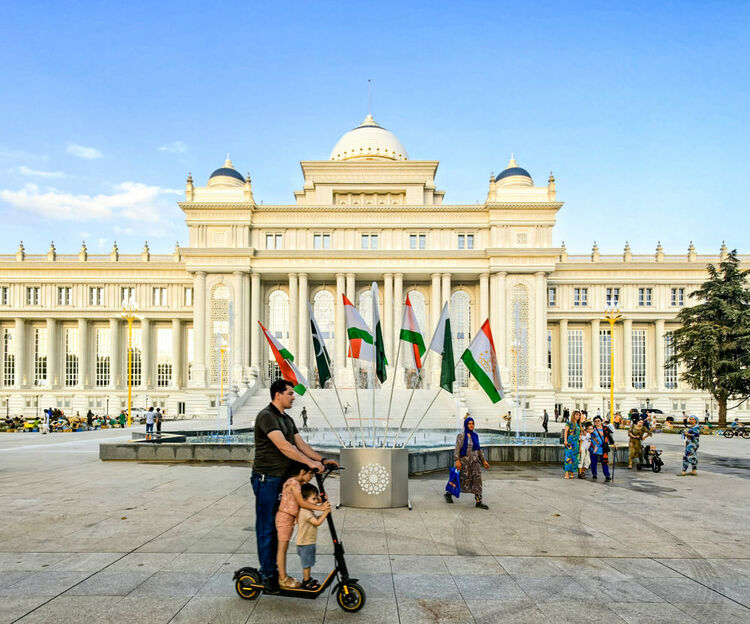 第1視點(diǎn)丨這兩座大樓，見(jiàn)證著中塔友誼