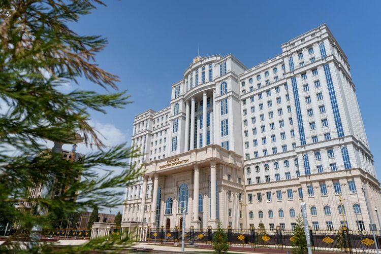 第1視點(diǎn)丨這兩座大樓，見(jiàn)證著中塔友誼