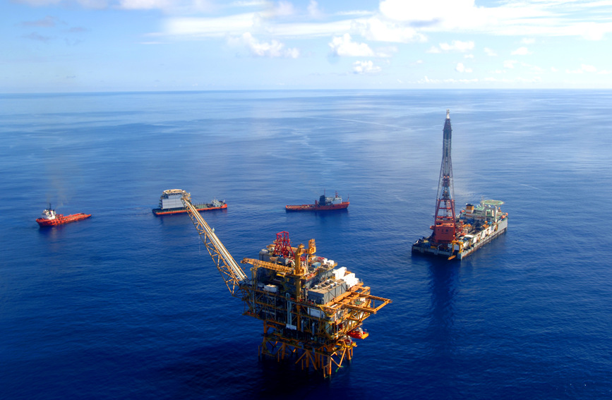 渤海油田累計(jì)生產(chǎn)油氣當(dāng)量超5億噸。賈磊攝