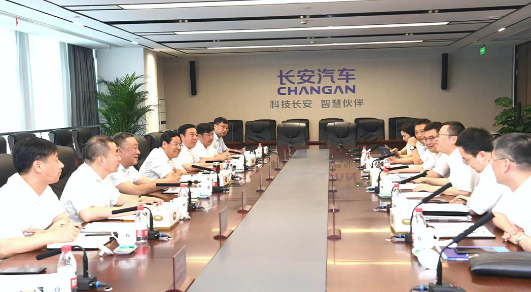 張濤帶隊(duì)赴重慶對(duì)接洽談項(xiàng)目。 白永民攝