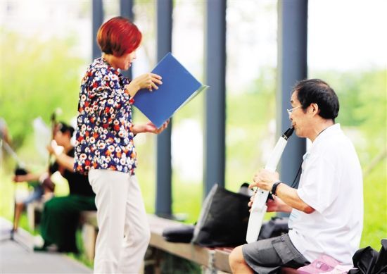 美舍河鳳翔濕地公園成為市民休閑的好去處。 南國都市報記者 汪承賢 攝