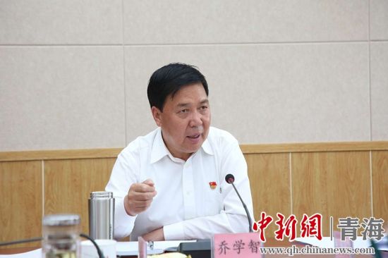 圖為黃南州州長喬學(xué)智講話。黃宣攝