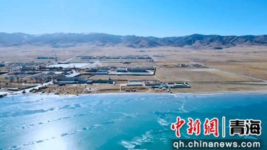 圖為冬日青海湖。李江寧攝