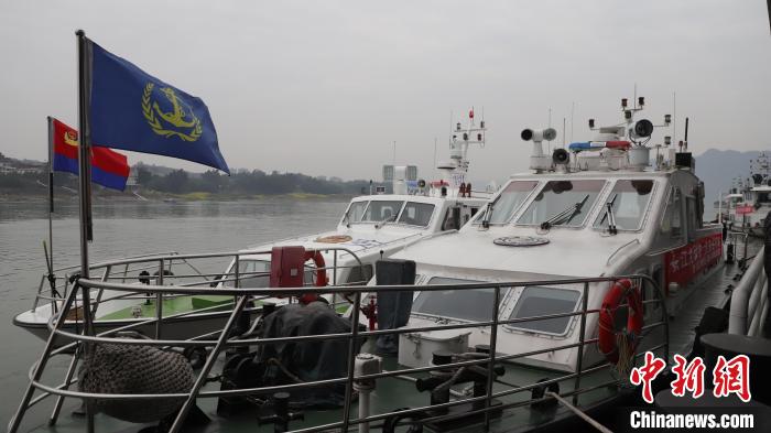 聯(lián)合巡江守護(hù)活動(dòng)現(xiàn)場。　江安縣融媒體中心 攝