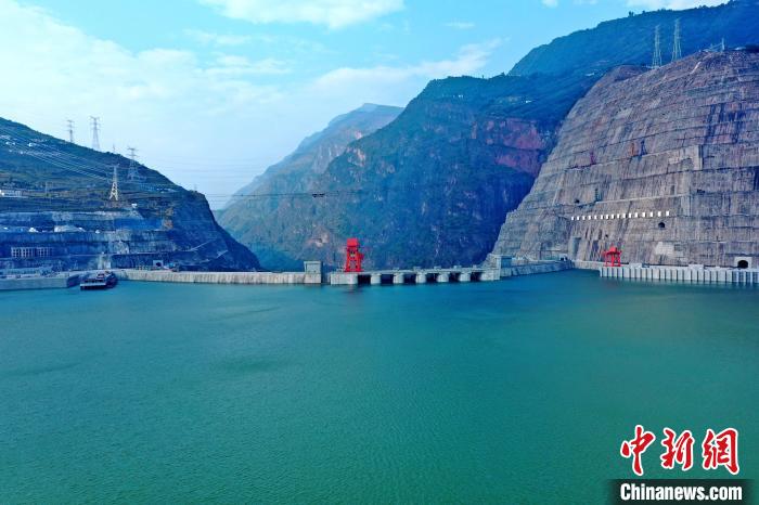 圖為白鶴灘水電站?！∷娝木止﹫D