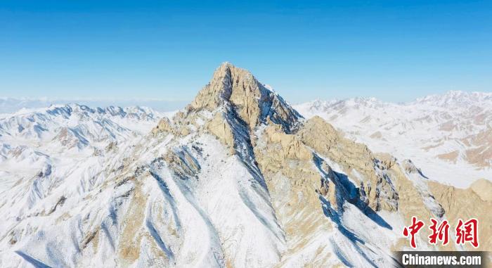 圖為山川被白雪覆蓋?！《继m縣融媒體中心供圖