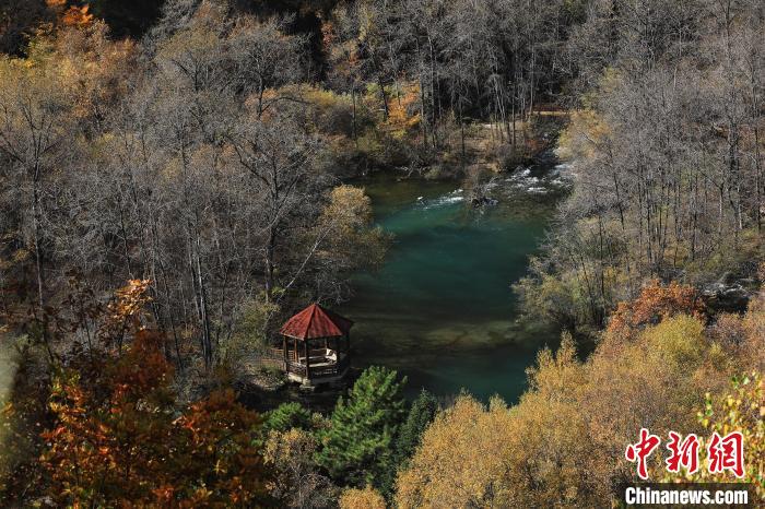 松坪溝風(fēng)光?！⑼?攝