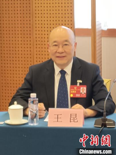 圖為全國政協(xié)委員，農(nóng)工黨青海省委會主委王昆。　受訪者供圖