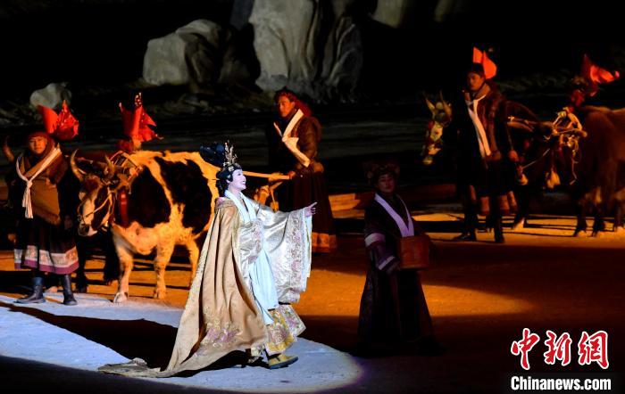 3月17日，西藏拉薩，《文成公主》大型史詩劇演出現(xiàn)場?！±盍?攝