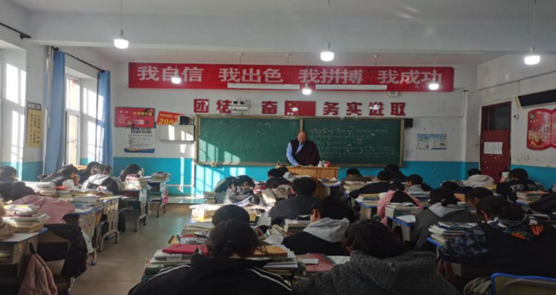 青?，斍撸寒惖剞k班讓孩子享受優(yōu)質(zhì)教育