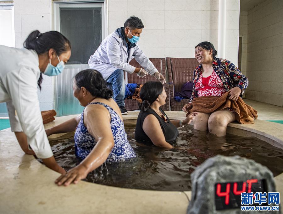 （新華全媒頭條·走向我們的小康生活·圖文互動）（10）扎西德勒，我們的新家園——西藏易地扶貧搬遷搬出幸福美好新生活