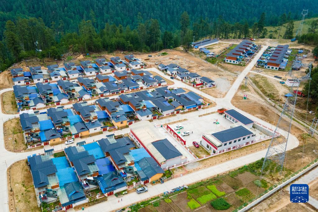 西藏林芝：易地搬遷，迎來幸福新生活