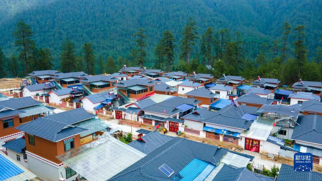 西藏林芝：易地搬遷，迎來幸福新生活
